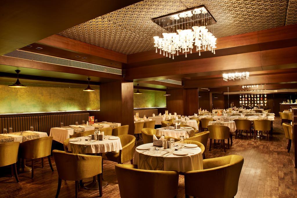 The Golden Oak Hotel Raipur  Bagian luar foto