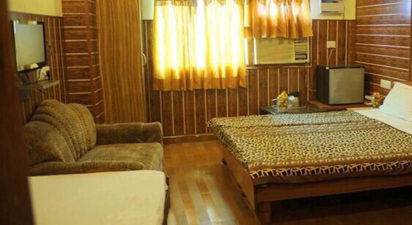 The Golden Oak Hotel Raipur  Bagian luar foto