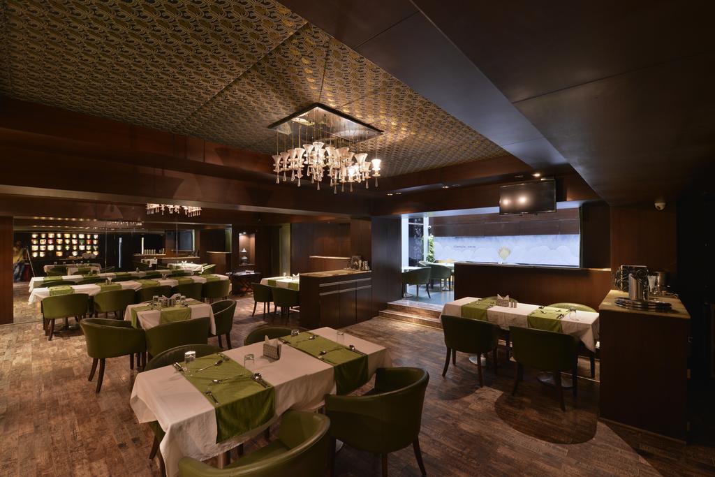 The Golden Oak Hotel Raipur  Bagian luar foto