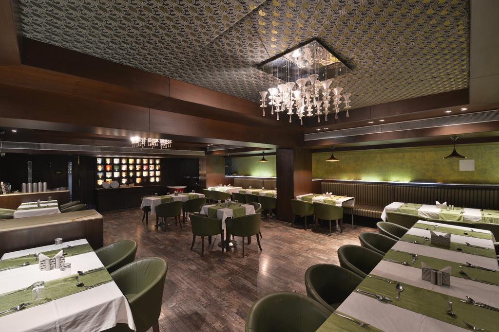 The Golden Oak Hotel Raipur  Bagian luar foto
